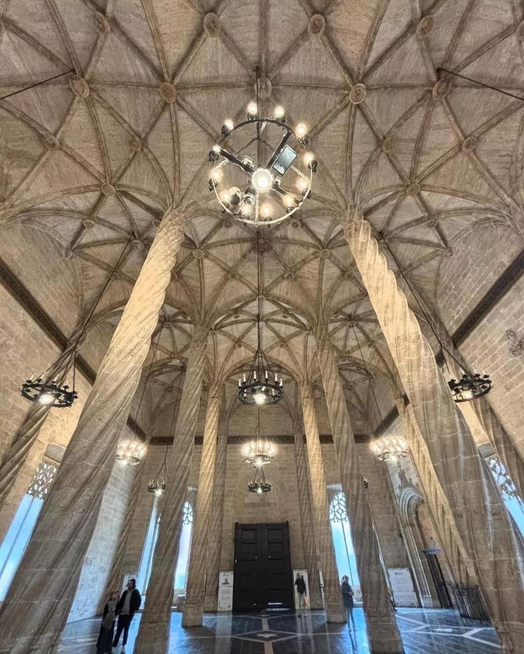 Mirador 1 Del Mercado Central - Habitacion Con Bano Privado En El Centro De La Ciudad Vella Valência Exterior foto